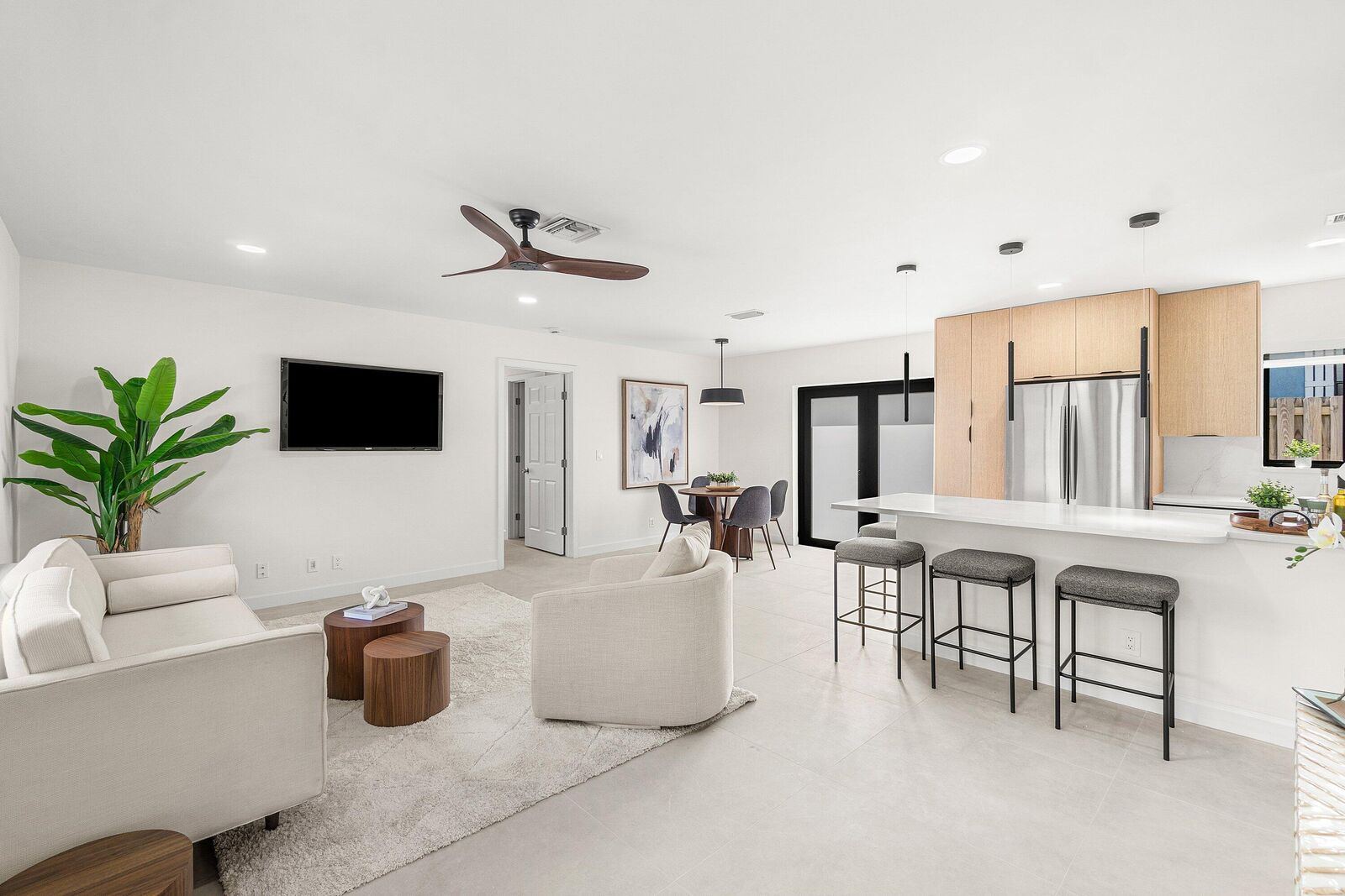 Property Photo:  608 SE 2nd Avenue  FL 33483 