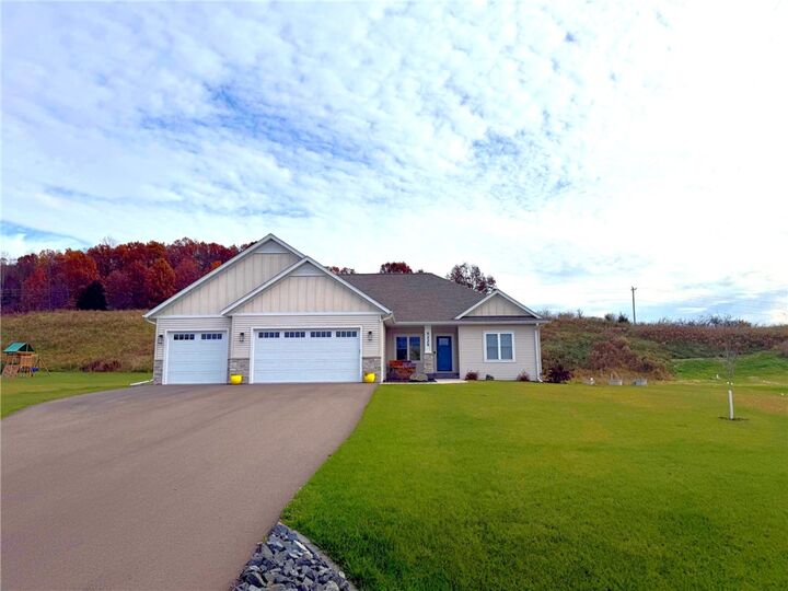 E5225 Queens Drive  Eleva WI 54738 photo