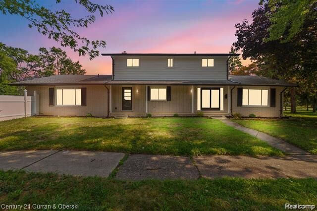 1386 Three Mile Drive  Grosse Pointe MI 48230 photo