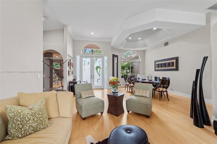 Property Photo: 2734 Oakbrook Dr FL 33332