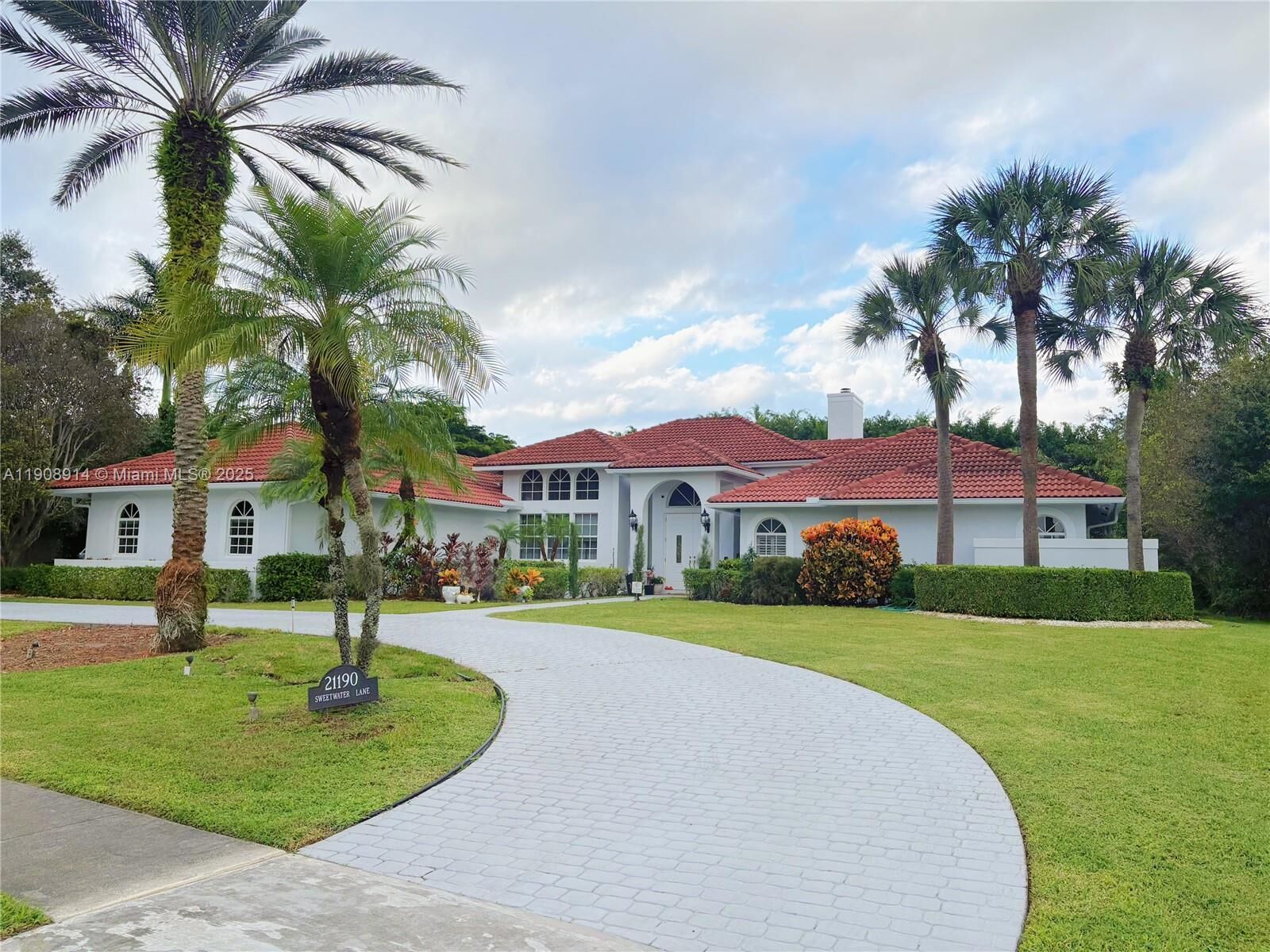 Property Photo: 21190 N Sweetwater Ln N FL 33428