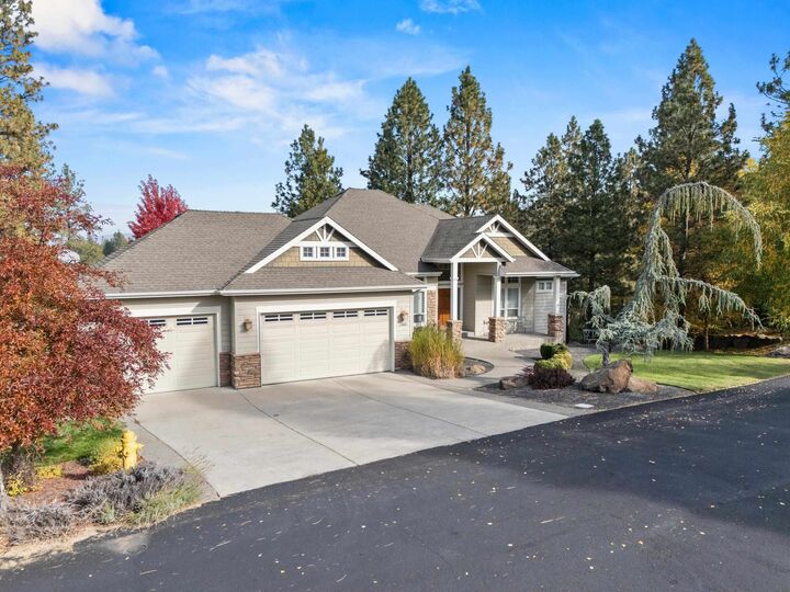 Property Photo: 13821 E Bellessa Ln WA 99206