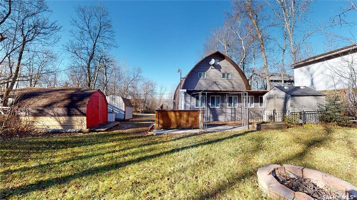 Property Photo:  910 17th Avenue  SK S0C 2S0 