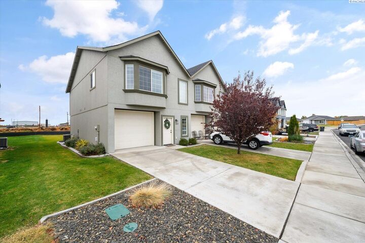 1809 E Highland St  Pasco WA 99301 photo