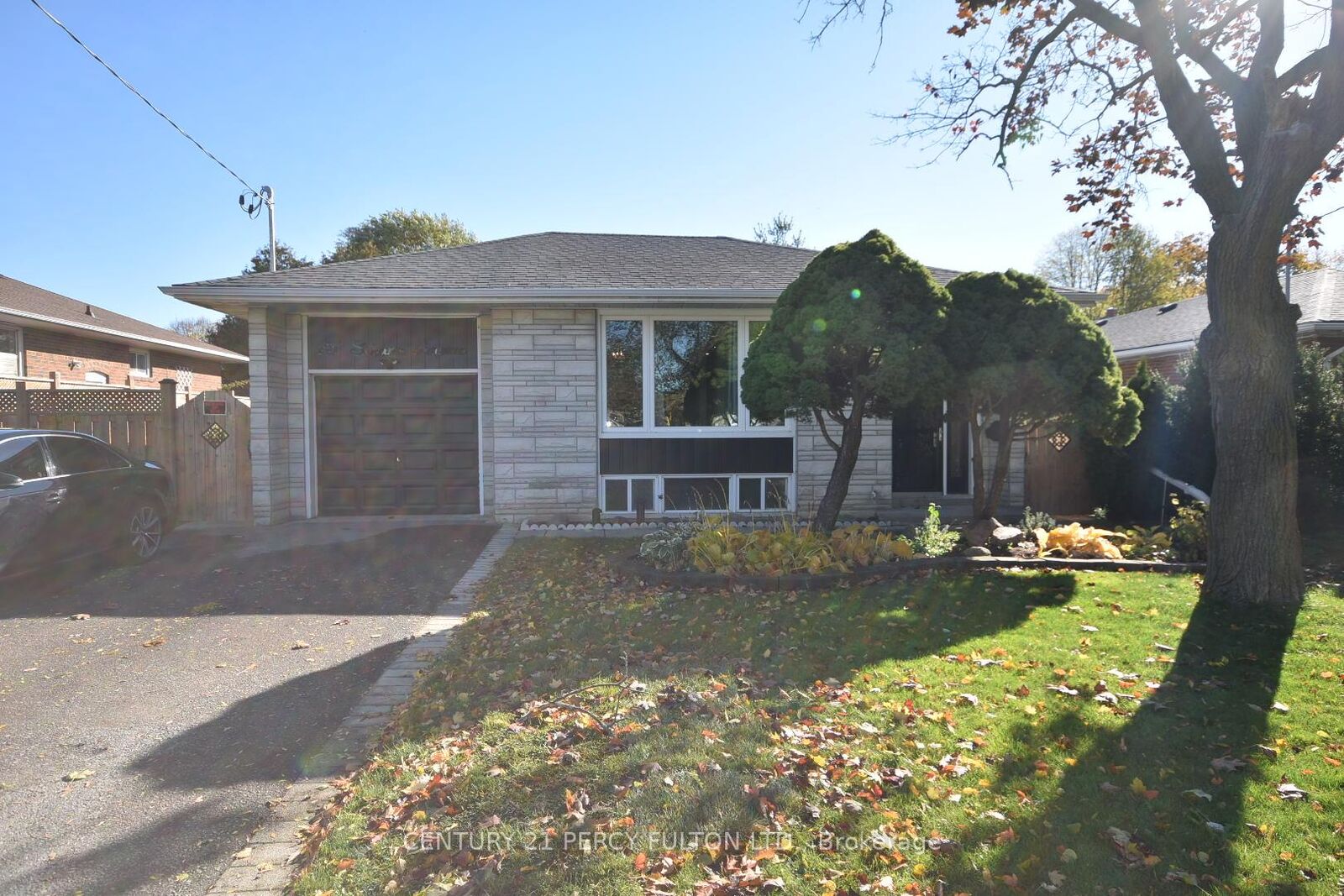 Property Photo:  75 Sloane (Upper) Avenue Upper  ON M4A 2A8 