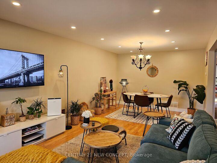 Property Photo:  36 James Gray Drive E Upper  ON M2H 1N9 