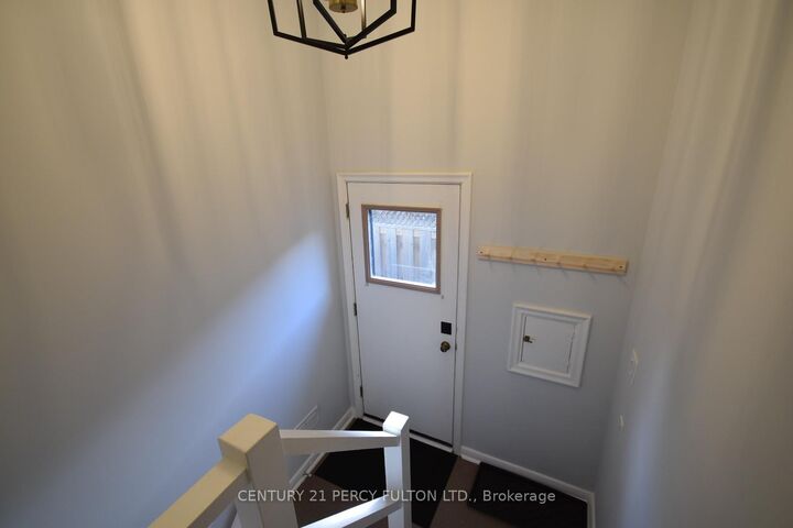 Photo de la propriété: 75 Sloane (Lower) Avenue ON M4A 2A8