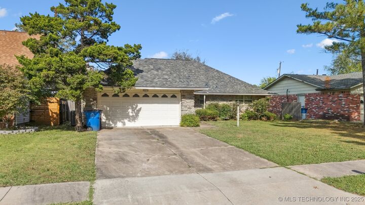 Property Photo: 10151 E 23rd Street OK 74129