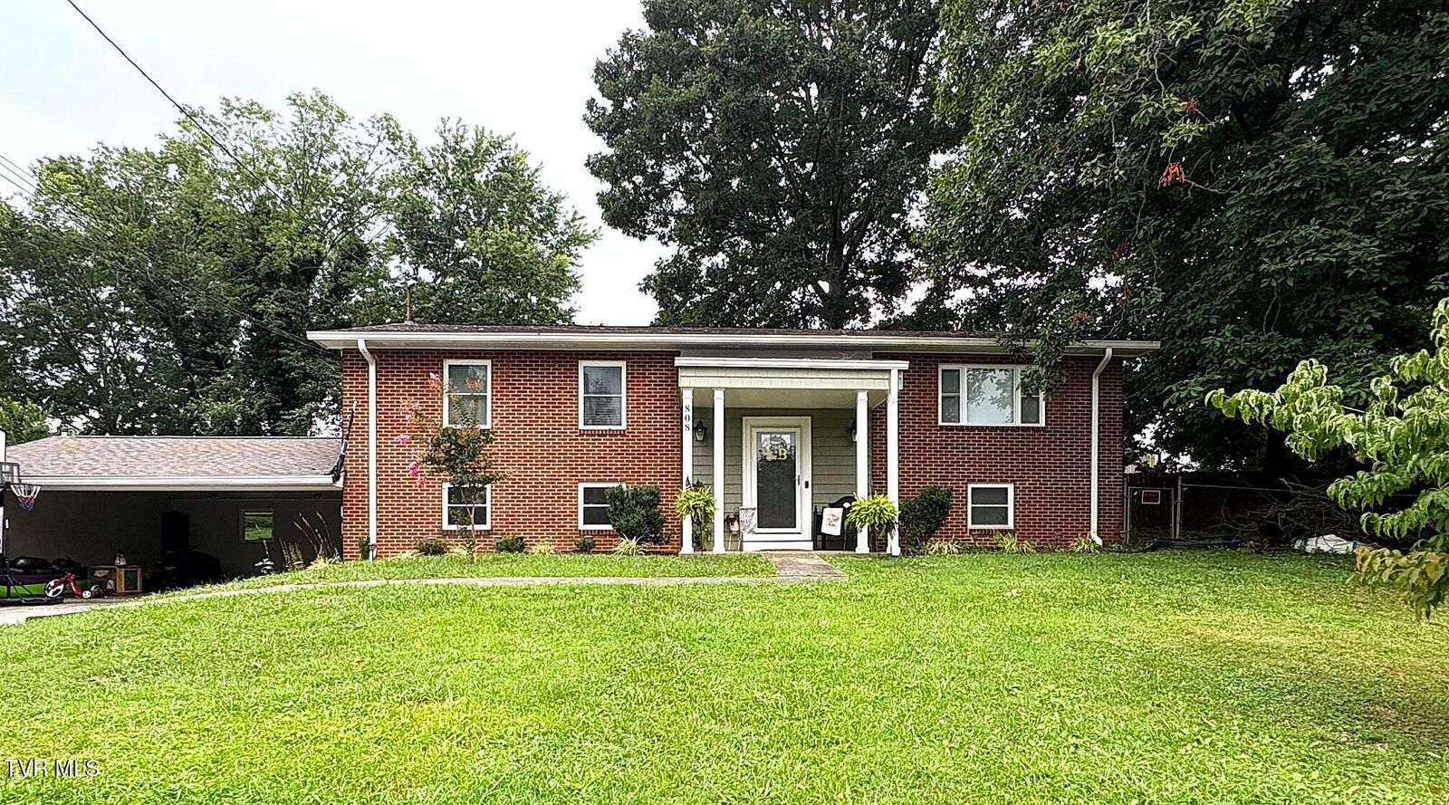 Property Photo: 808 Liberty Drive TN 37663