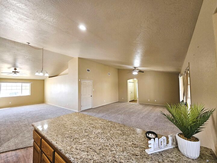 Property Photo:  2762 S 36 Dr  AZ 85364 