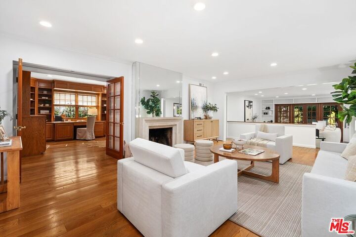 Property Photo: 159 Granville Ave CA 90049