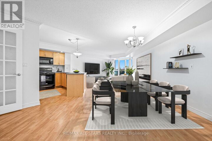 Property Photo: 33 Cox Boulevard 536 ON L3R 8A6