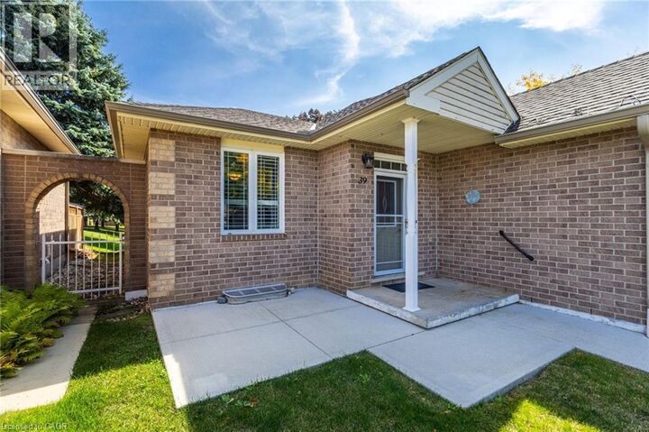 Photo de la propriété: 39 Twentyplace Boulevard ON L0R 1W0