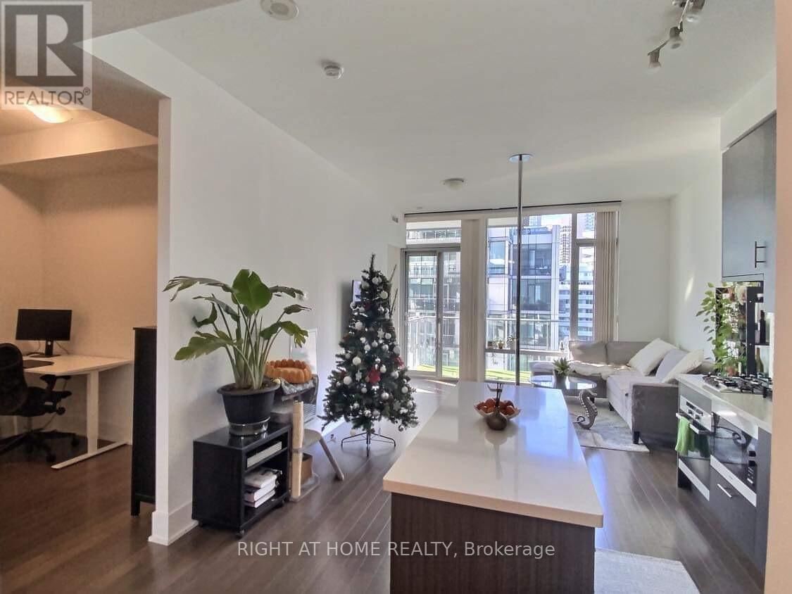 Property Photo:  39 Queens Quay East 932  ON M5E 0A5 