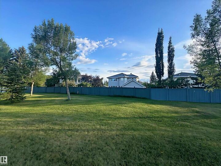 Photo de la propriété:  946 Wallbridge Pl NW  AB T6M 2L7 