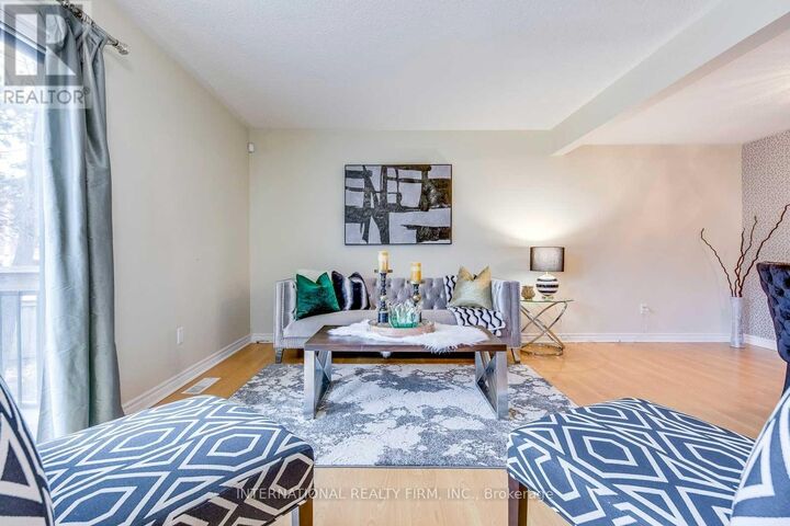 Property Photo:  6855 Glen Erin Drive 15  ON L5N 1P6 