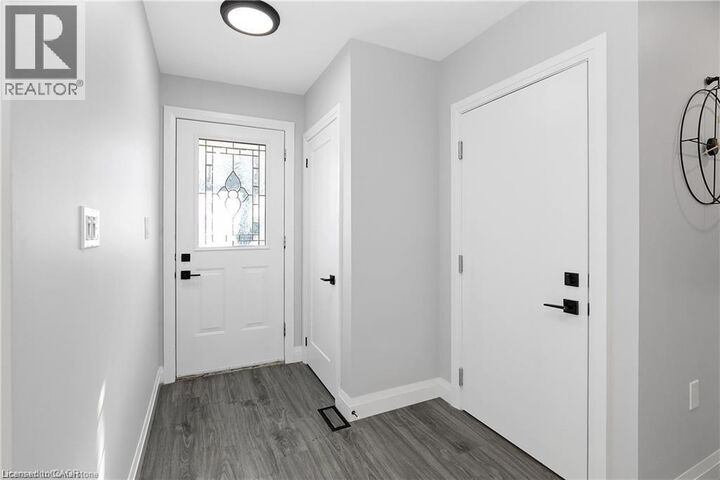 Property Photo:  254 West 31st Street Main  ON L9C 5G4 