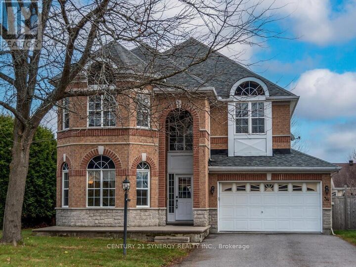 Property Photo: 34 Eliza Crescent ON K2S 2A3