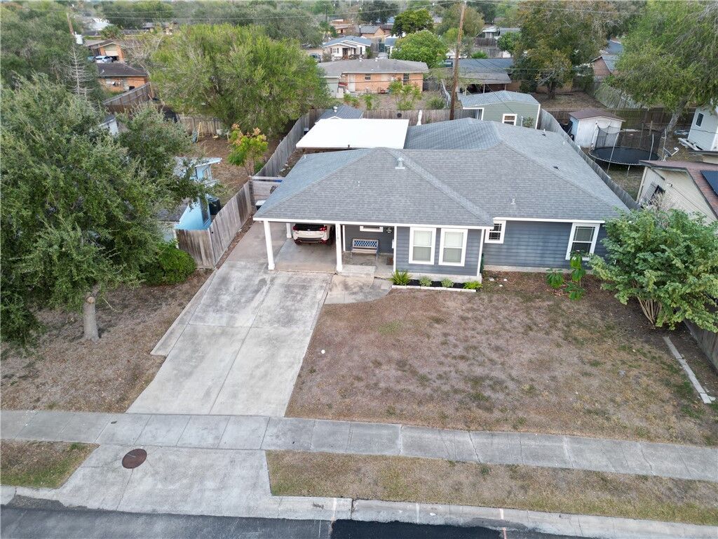 Property Photo: 1118 Stratton Drive TX 78412