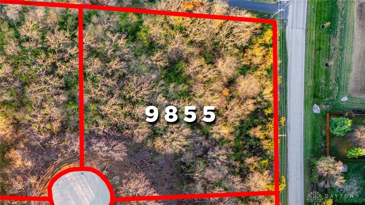 Property Photo:  1798 Fawnwood Ct  OH 45324 