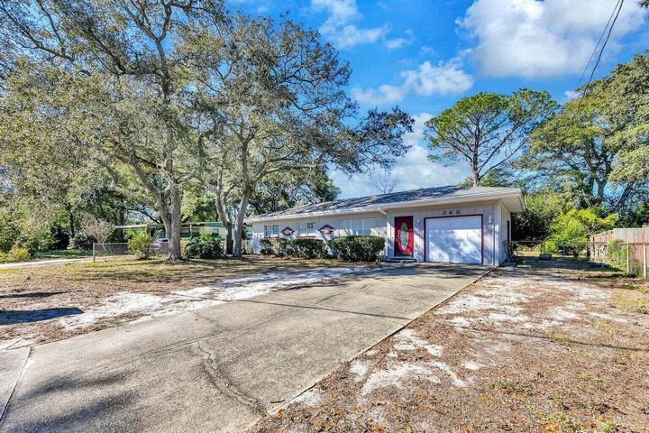 Property Photo: 348 NE Gardner Drive FL 32548