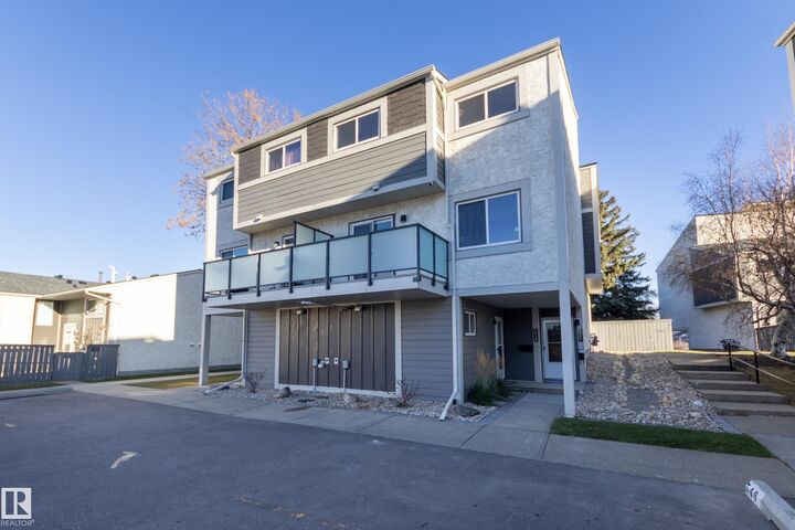 Property Photo:  534 Willow Court NW  AB T5T 2K7 
