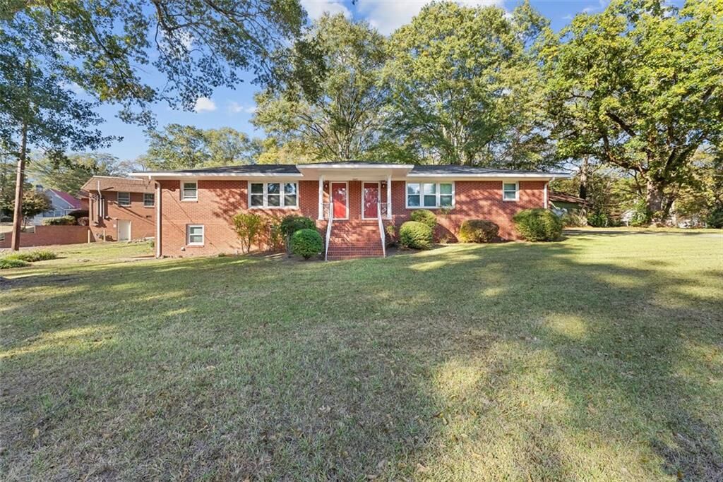 Property Photo: 6643 Woodrow Avenue GA 30134