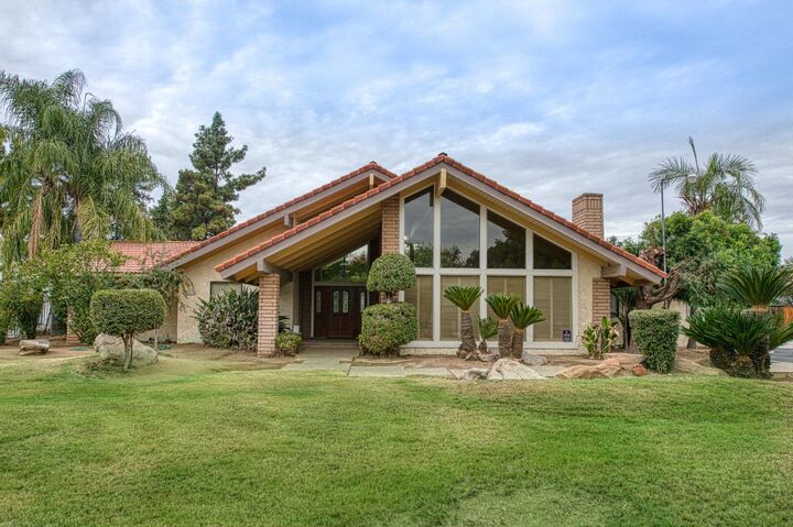 5453 E Butler Avenue  Fresno CA 93727 photo