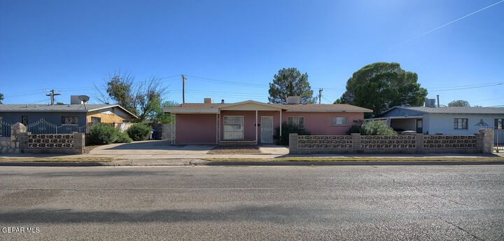 Property Photo: 5904 Brazos Avenue TX 79905