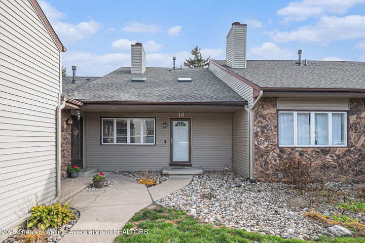 918 Timber Creek Drive  Grand Ledge MI 48837 photo