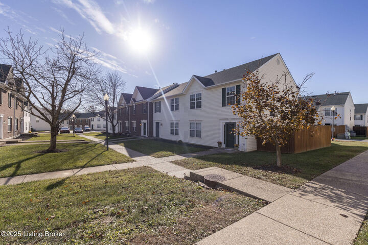 Property Photo: 7901 Fir Green Way KY 40291