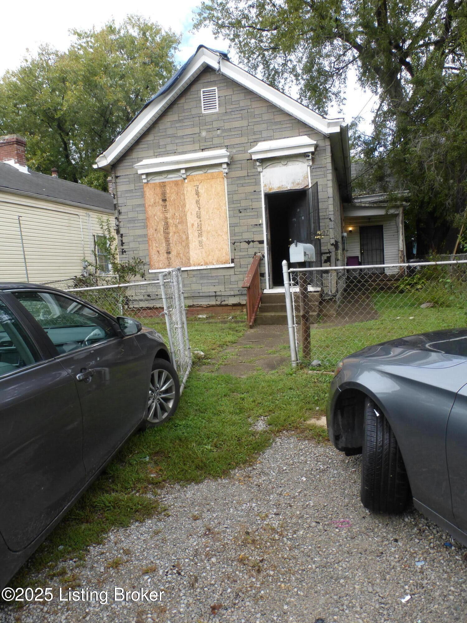 Property Photo:  3007 Duncan St  KY 40212 