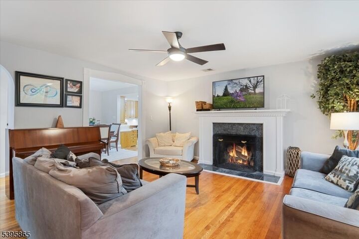 Property Photo:  980 Raritan Rd  NJ 07076 