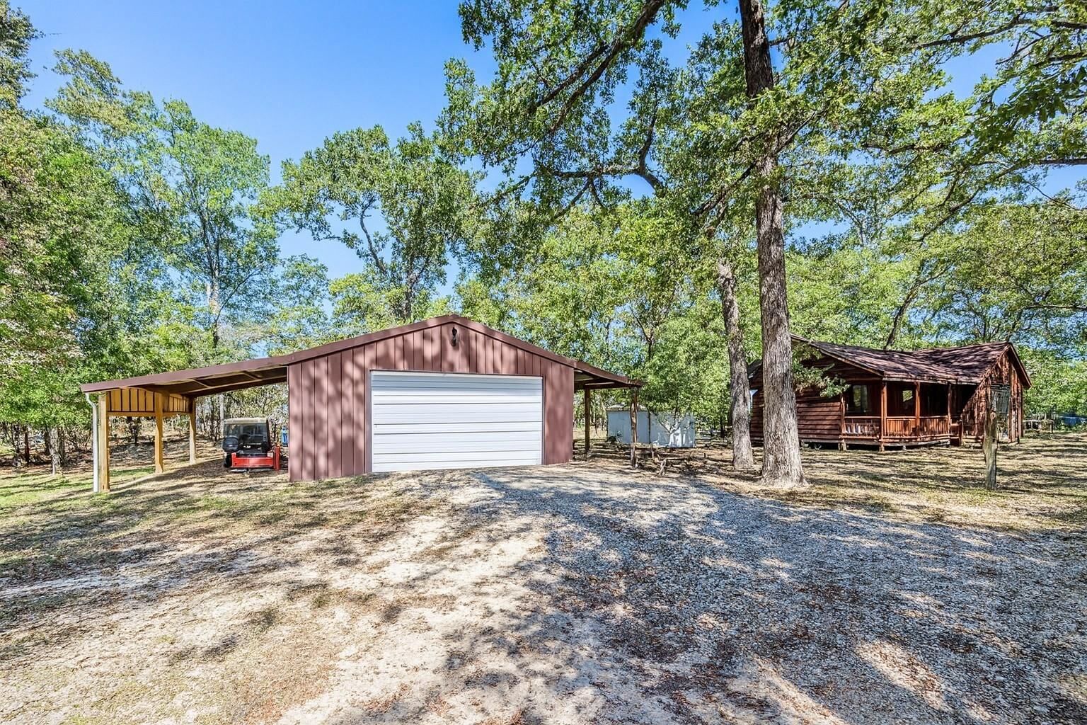 Property Photo: 130 Hilltop Lsv Drive TX 77320