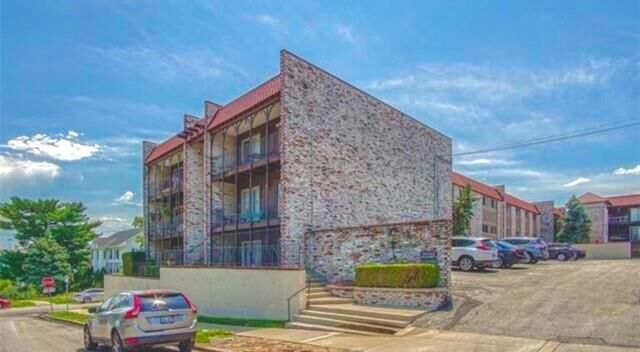 Property Photo:  111 E 50th Street B  MO 64112 