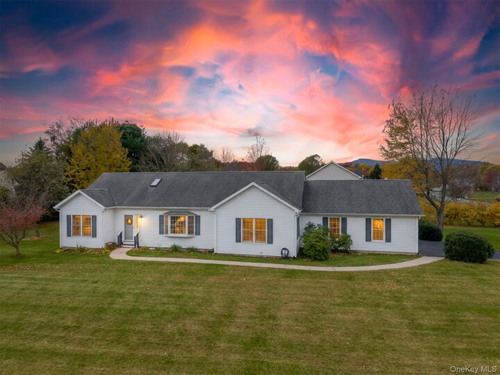 11 Carol Anns Way  Saugerties NY 12477 photo