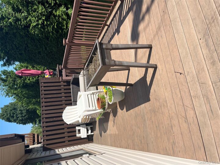 Property Photo:  7 Stanford Court  NY 11793 