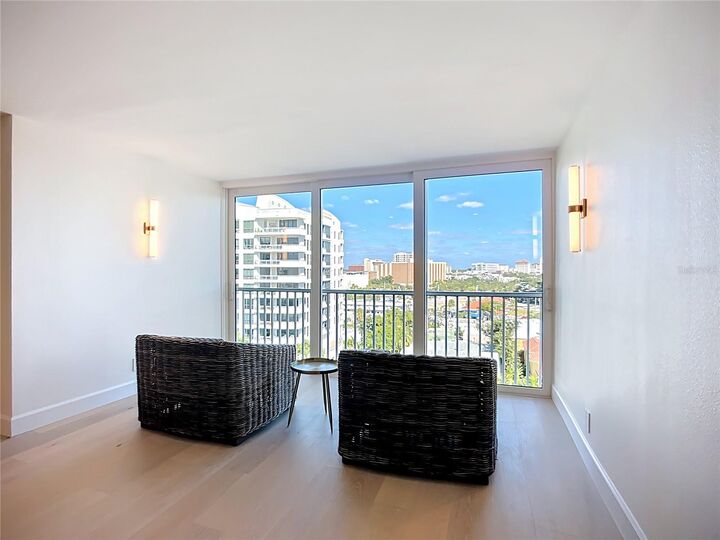 Property Photo: 435 S Gulfstream Avenue 1006 FL 34236