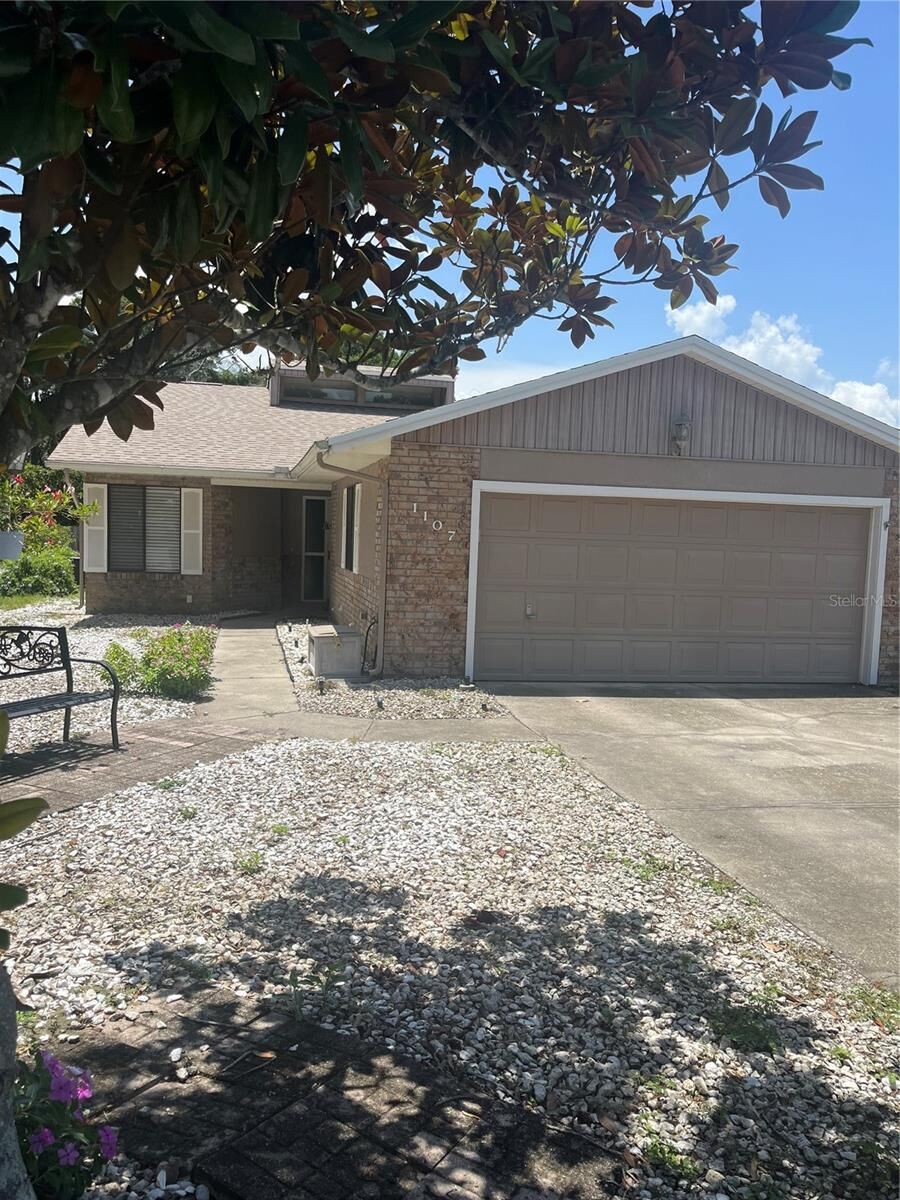 Property Photo:  1107 Golf Club Court  FL 32757 