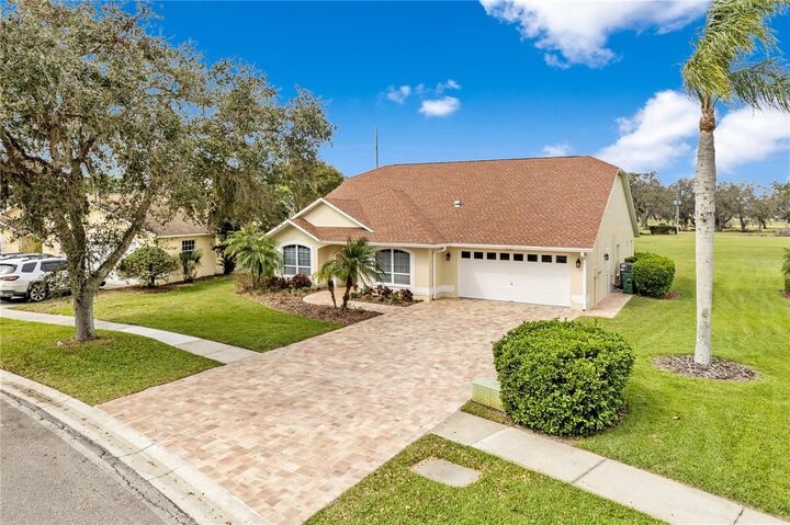 Property Photo: 6741 Northlake Drive FL 33542