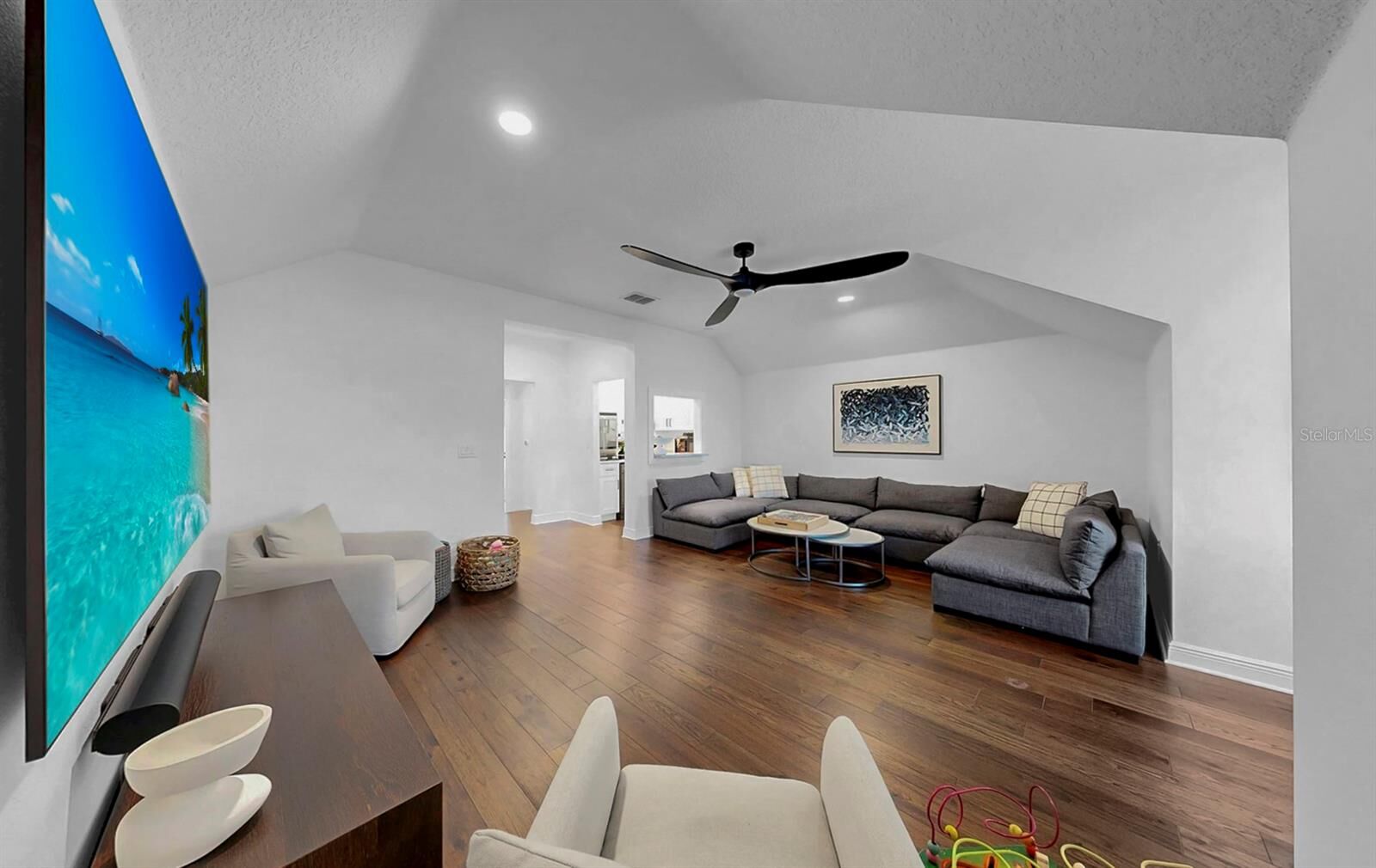 Property Photo: 609 Manns Harbor Drive FL 33572
