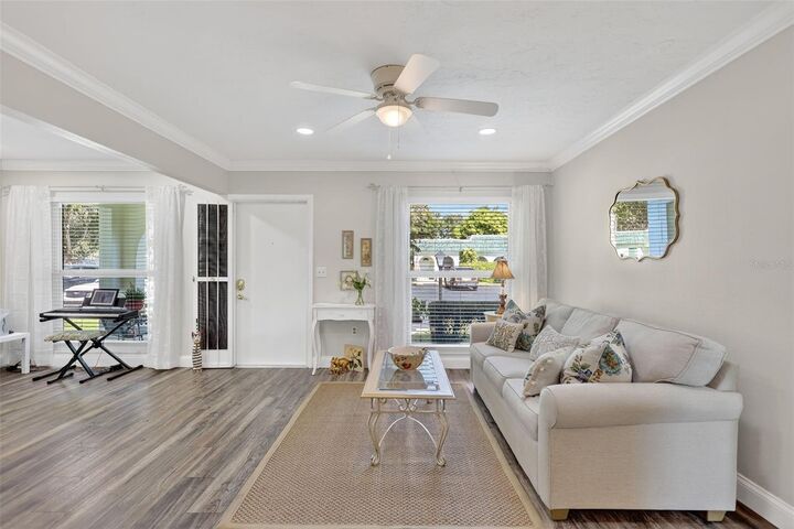 Property Photo:  4207 34th Avenue Drive W 4207  FL 34205 