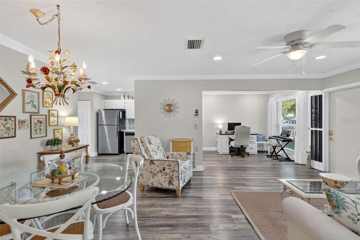 Property Photo:  4207 34th Avenue Drive W 4207  FL 34205 