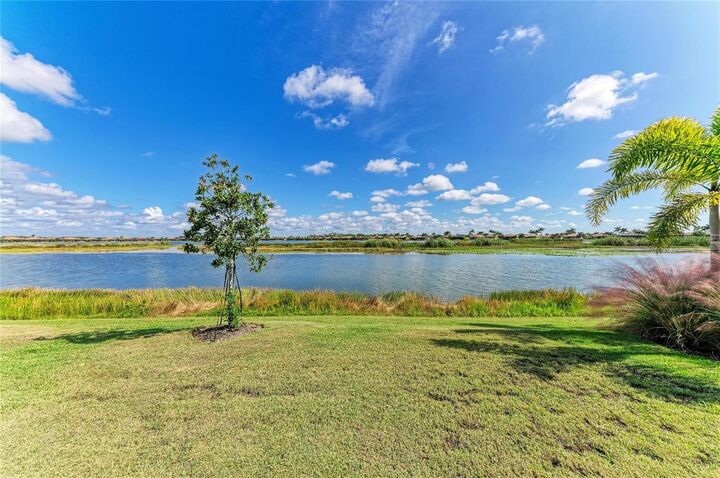 Property Photo: 576 Ravello Boulevard FL 34275
