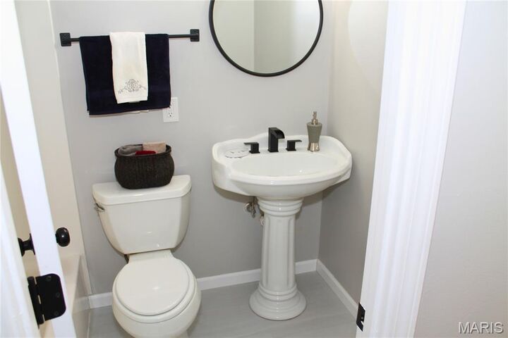 Property Photo:  1238 Brenthaven Lane  MO 63031 