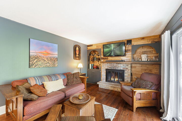 Property Photo: 8931 N Rexleigh Dr WI 53217