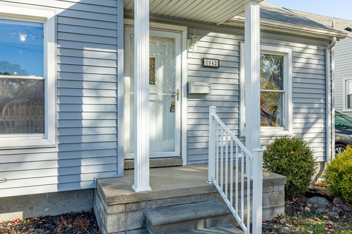 Property Photo:  1042 Champaign Road  MI 48146 