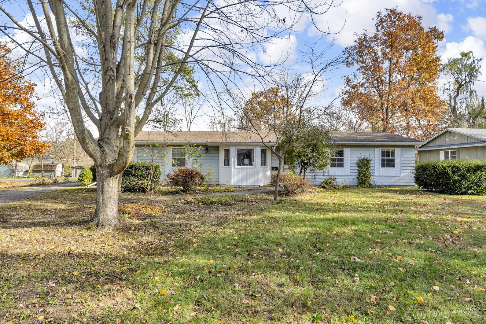 Property Photo:  125 Burr Oak Drive  MI 49283 