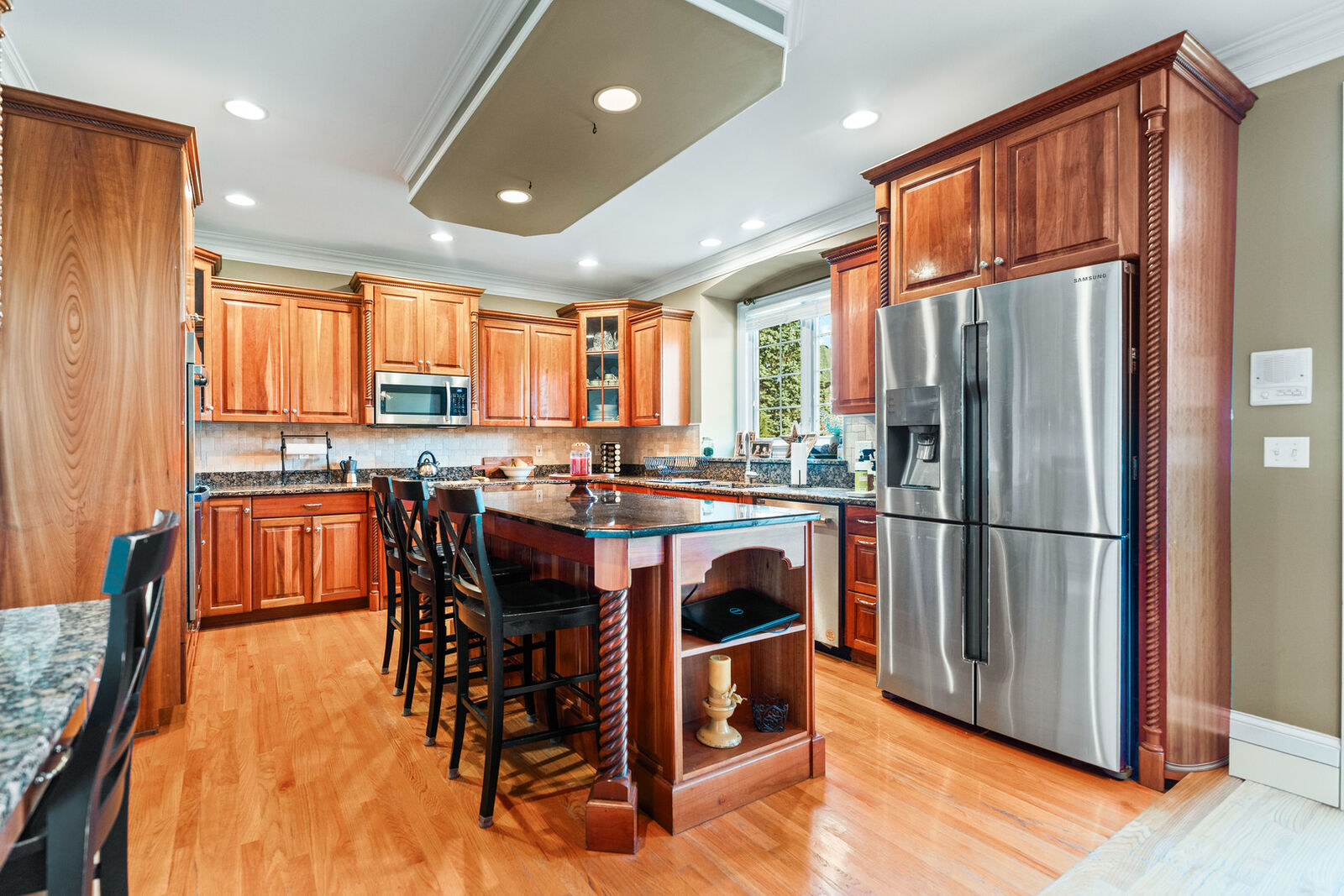 Property Photo: 3N943 Ralph Waldo Emerson Lane IL 60175