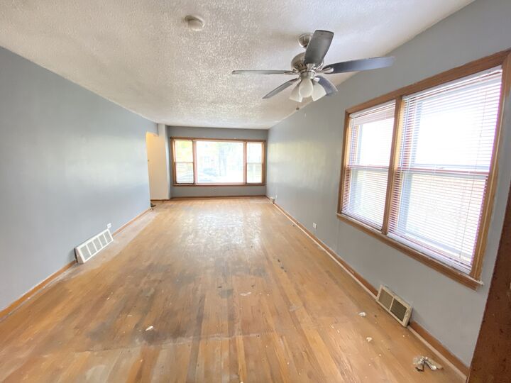 Property Photo: 14210 S Wabash Avenue IL 60827